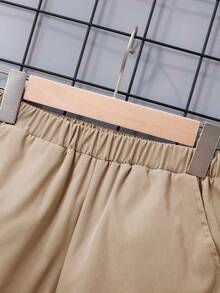 SHEIN Tween男孩休閒舒適2入組t恤和短褲套裝 - 卡其色 - 查看 3