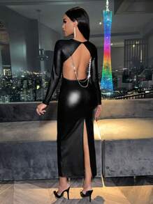 Zolique Rückenfreies, Figurbetontes Kleid Mit Kettenverzierungen