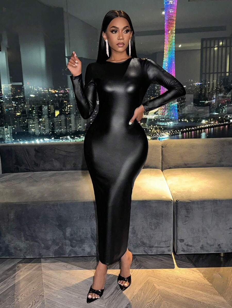 Zolique Rückenfreies, Figurbetontes Kleid Mit Kettenverzierungen