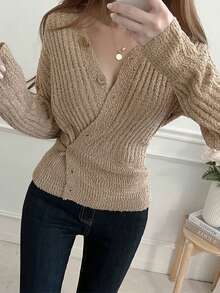 DAZY 女士修身斜紋釦領優雅針織衫 - 卡其色 - 查看 7