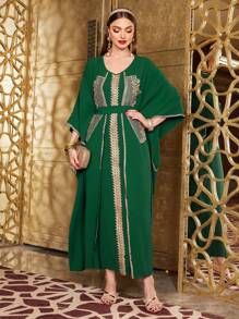 Al Najma 女式水溶蕾絲拼接蝙蝠袖浴袍,配腰帶 - 墨綠色 - 查看 3