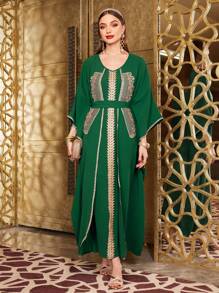 Al Najma 女式水溶蕾絲拼接蝙蝠袖浴袍,配腰帶 - 墨綠色 - 查看 5