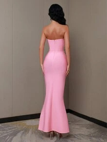 新款性感无肩带粉色珍珠串珠装饰婚纱，适合婚礼、节日派对、正式场合及婚礼宾客穿着。 - 粉色 - 查看 2