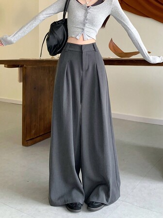 讓妳看起來更苗條的女性褶皺寬腿褲子