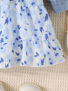 Conjunto de chaqueta de mezclilla y vestido floral con tirantes en forma de pastel para bebé niña, 2 piezas - Azul - Ver 5