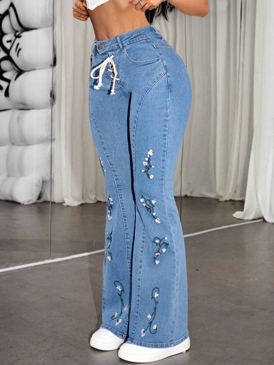SHEIN ICON 女士花卉刺绣喇叭牛仔裤 - 藍色 - 查看 1