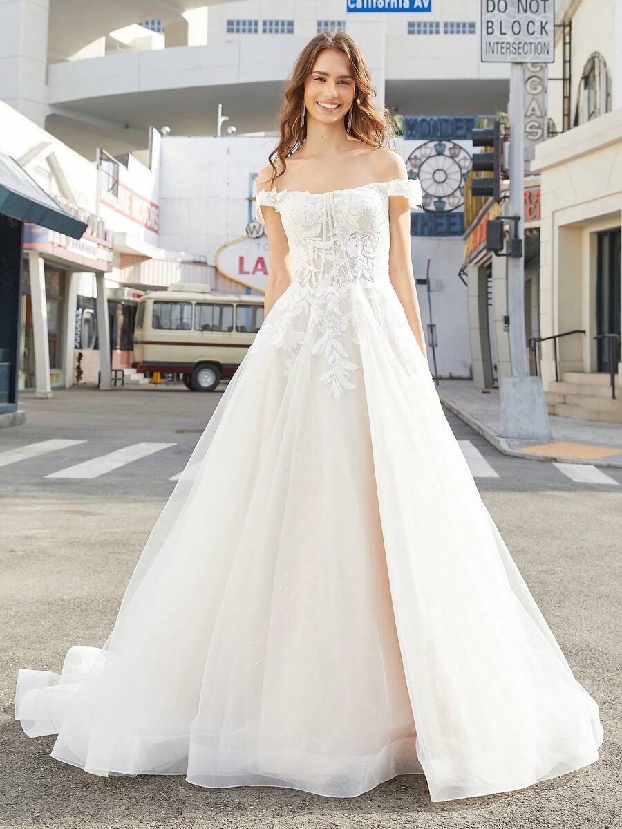 Off Shoulder Appliques Mesh Wedding Dress