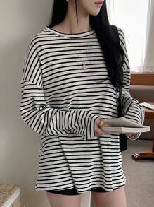 DAZY Sọc Lỏng lẻo phù hợp Thả vai Tay áo dài Của phụ nữ Áo thun Với Tròn Đường viền cổ áo - Đen và trắng - Xem 3