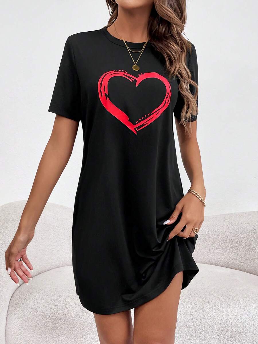 SHEIN LUNE 黑色基本款紅色心形印花女裝連衣裙 - 黑色 - 查看 1