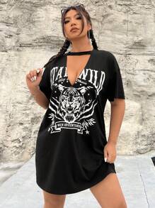 SHEIN EZwear CURVE 大码女式字母与虎纹印花 V 领短袖休闲连衣裙 - 黑色 - 查看 3