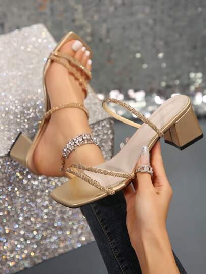 Fairy-Stil Sandaletten mit quadratischer Zehenkappe und dicker Ferse für Damen, modische vielseitige Sandaletten mit Plateau-Absatz und Mehrfach-Riemen mit französischen Kristallen, geeignet für Dates, Straße, Partys, Zusammenkünfte, Arbeit &, Sommer/Herbst