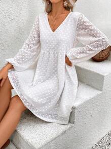 SHEIN Frenchy 透視花邊v領a字裙,附內裡 - 白色 - 查看 2