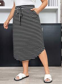 SHEIN Essnce Plus Size Women's Spring And Summer New Fashion Casual Curved Hem Striped Straight Skirt - Black and White - View 1