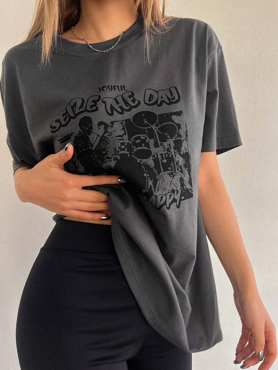 DAZY Áo thun nữ tay ngắn in chữ nhân vật, áo thun đồ họa - Màu xám đen - Xem 1