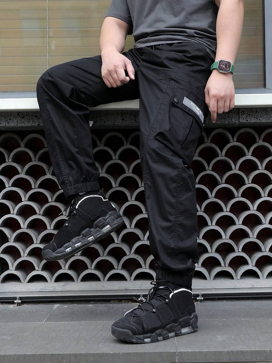 Manfinity EMRG Loose Men's Cargo Pocket Pants - Black - View 1