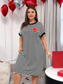 SHEIN Essnce Váy thun sọc họa tiết trái tim mùa hè cỡ lớn cho nữ - Đen và trắng - Xem 3