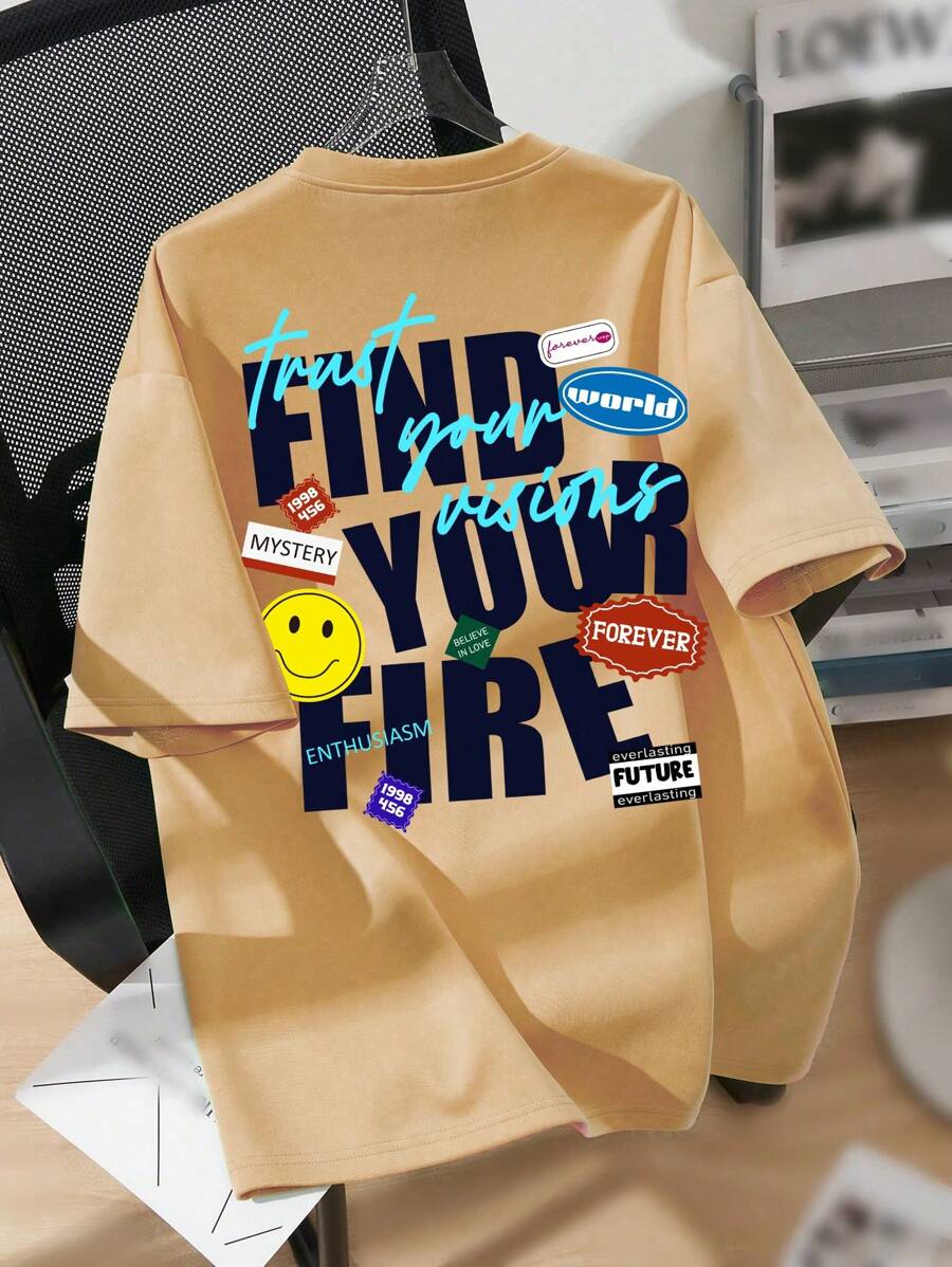 SHEIN Tween 男孩休閒印花圓領短袖 T 卹,印有標語和圖案,適合夏季 - 卡其色 - 查看 1