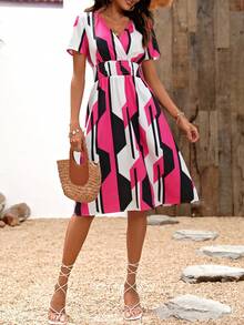 SHEIN LUNE In Hình học Nếp uốn Ngắn tay Vượt qua Mặt trước Eo Buộc Ngắn Đầm - Nhiều màu - Xem 4