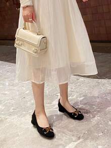 流行經典款絨面厚跟女鞋，方頭，金屬鏈扣裝飾，適用於四季的女士平底鞋 - 黑色 - 查看 4