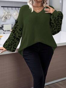 SHEIN LUNE Women's Plus Size Leopard Print Splice V-Neck Sweater - Army Green - View 3