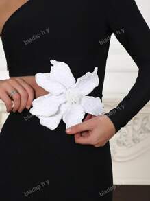Robe Moulante Nouvelle À Une Épaule Avec Dentelle Florale Évidée À La Taille