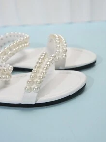 全新夏秋季白色圓頭女拖鞋多帶子人造珍珠裝飾時尚平底軟底法式沙灘涼鞋 - 白色 - 查看 4