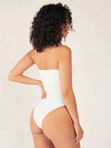 SHEIN BASICS 女款休閒基礎款 Ibiza 性感日常海灘俱樂部夜店夜生活通勤極簡純色掛脖連身衣，夏季素色瑜伽白色 - 白色 - 查看 3