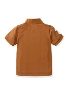 SHEIN 男童休闲舒适短袖polo衫，领口饰有精致恐龙刺绣，适合日常穿着、上学、旅行、聚会、节日等场合，帅气有型，是春夏的理想之选。 - 棕色 - 查看 2