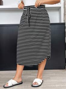 SHEIN Essnce Plus Size Women's Spring And Summer New Fashion Casual Curved Hem Striped Straight Skirt - Black and White - View 3