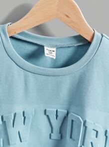 SHEIN Leap Crew Conjunto De 2 Piezas De Camiseta De Manga Corta Con Cuello Redondo Y Pantalones Cortos Con Estampado De Letras Para Niños