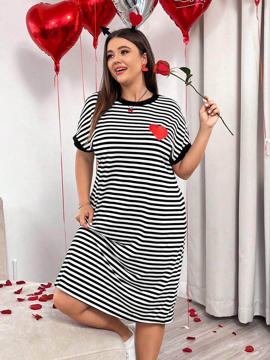 SHEIN Essnce Váy thun sọc họa tiết trái tim mùa hè cỡ lớn cho nữ - Đen và trắng - Xem 1