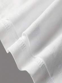 SHEIN 女式加大码印花肖像与字母设计短袖 T 恤图案 T 恤女式上衣 - 白色 - 查看 3