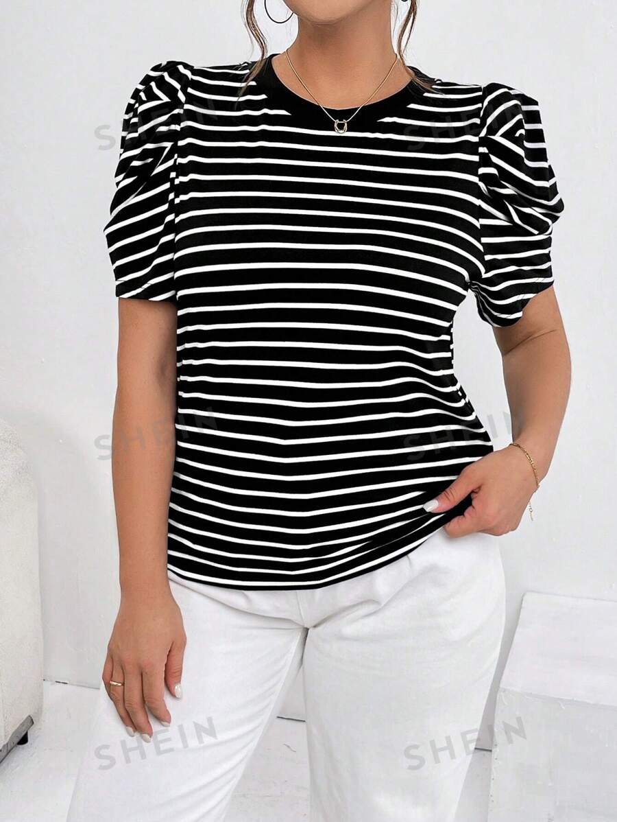 SHEIN Essnce Camiseta de manga abullonada a rayas para uso diario y casual para talla grande en verano
