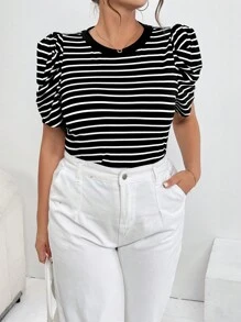 SHEIN Essnce Camiseta de manga abullonada a rayas para uso diario y casual para talla grande en verano
