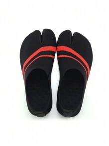 1pair Spring And Summer Teenagers' Barefoot Outdoor Water Shoes With Two Toes For Beach, Swimming And Hiking - Black - View 2