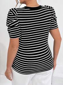 SHEIN Essnce Camiseta de manga abullonada a rayas para uso diario y casual para talla grande en verano