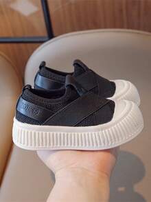 Children's Black Slip-On Sports Shoes With Elastic Band - Black - View 2