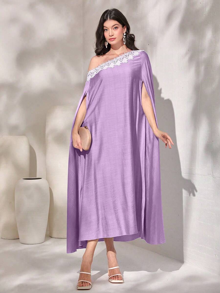 Al Najma 女用斜肩蕾絲拼接斗篷袖連身裙 - 紫色 - 查看 1