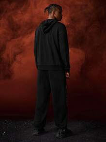 Game of Thrones X SHEIN Men Monster Letter Print Hoodie And Sweatpants Set