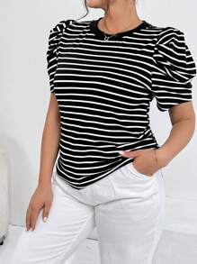 SHEIN Essnce Camiseta de manga abullonada a rayas para uso diario y casual para talla grande en verano