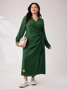 Mulvari Kích thước lớn Của phụ nữ Chữ cái Patch Xếp li Cổ chữ V Váy có thắt lưng - màu xanh lá - Xem 6