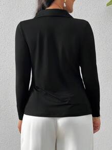 SHEIN Privé 修身翻領大碼女士t卹,褶皺設計 - 黑色 - 查看 2