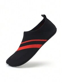 1pair Spring And Summer Teenagers' Barefoot Outdoor Water Shoes With Two Toes For Beach, Swimming And Hiking - Black - View 1