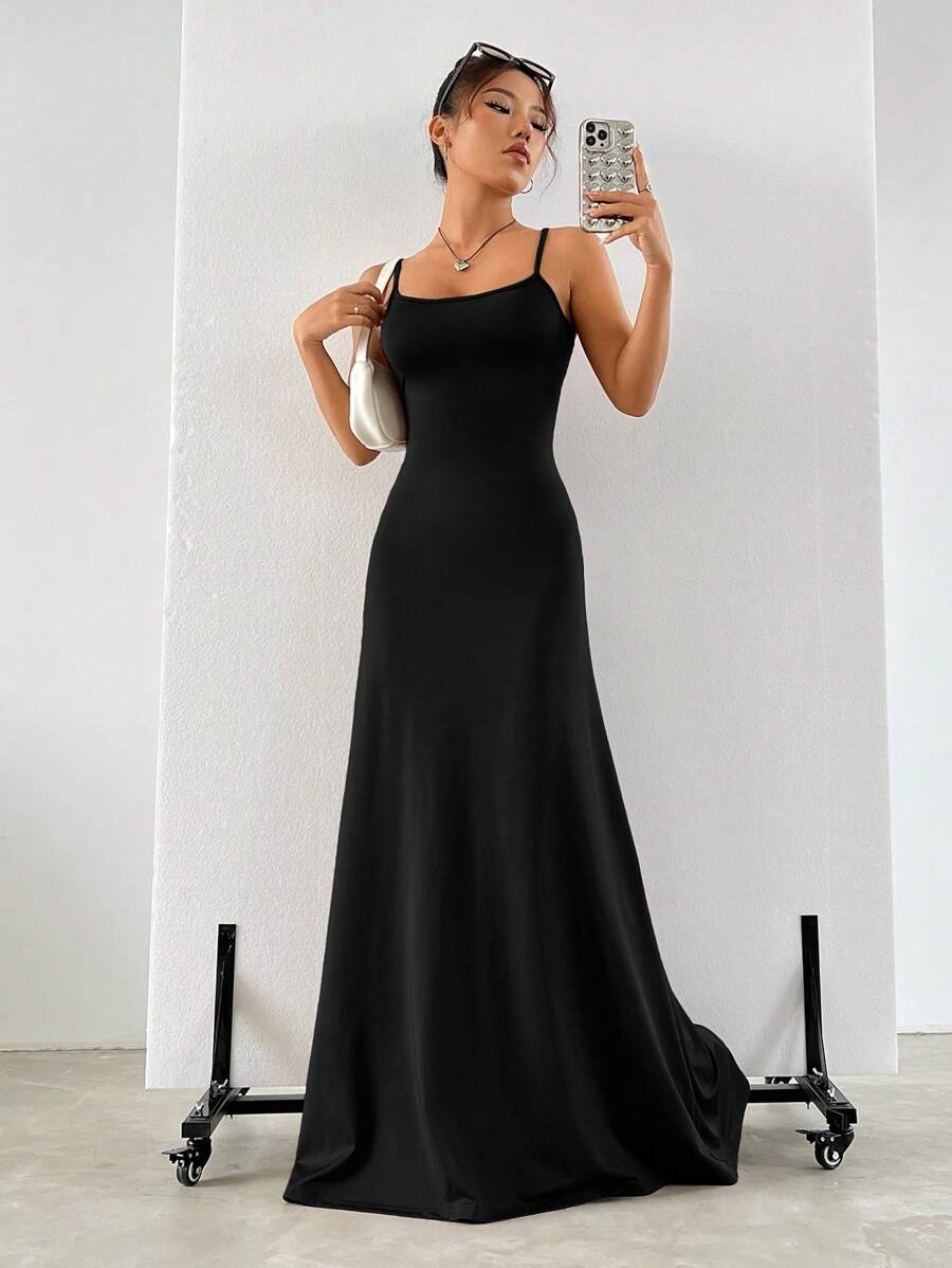 SHEIN EZwear 露背吊帶大擺連身裙 - 黑色 - 查看 1