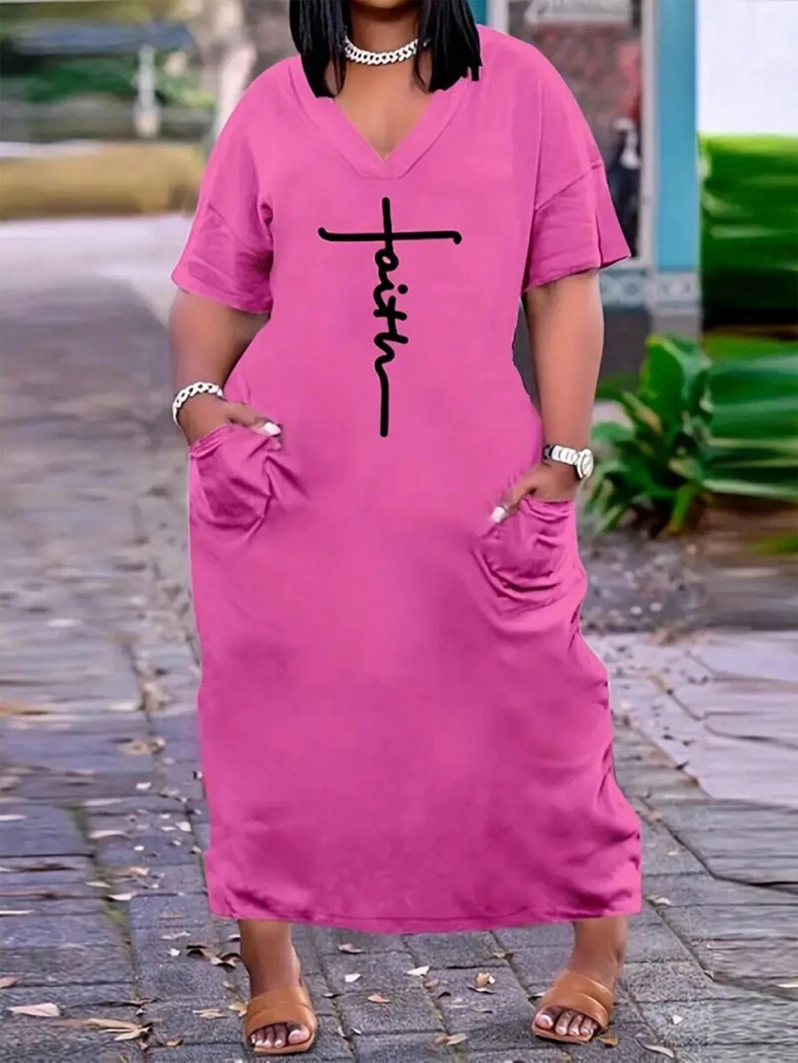 SHEIN Slayr 大尺碼女士雙口袋字母印花連衣裙 - 粉色 - 查看 1