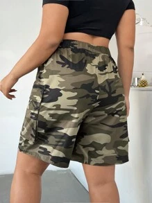 SHEIN EZwear Pantaloni Utility Con Tessuto A Camouflage Verde Per Escursioni All'aperto Taglie Forti Con Tasche Multiple Per L'estate - Multicolore - Visualizzare 2