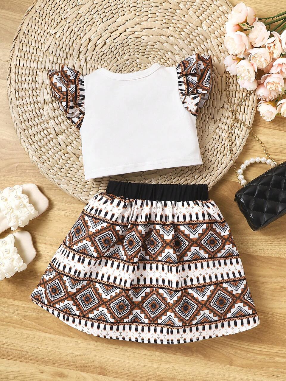 2pcs/Set Baby Girl Brown And White Flutter Sleeve Round Neck Top & Geometric Pattern Printed Skirt,Cute Summer Vacation Fashionable Comfy Outfit