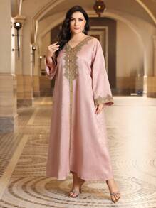 Al Najma 大尺寸拼色刺繡貼花 V 領喇叭袖連身裙 - 粉色 - 查看 8