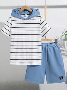SHEIN 少年男孩寬鬆休閒連帽條紋t恤和短褲套裝 - 淺藍色 - 查看 1