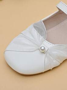 Girls' Lace Butterfly Decor Pearl Mary Jane Flats For Wedding/Stage - Beige - View 4